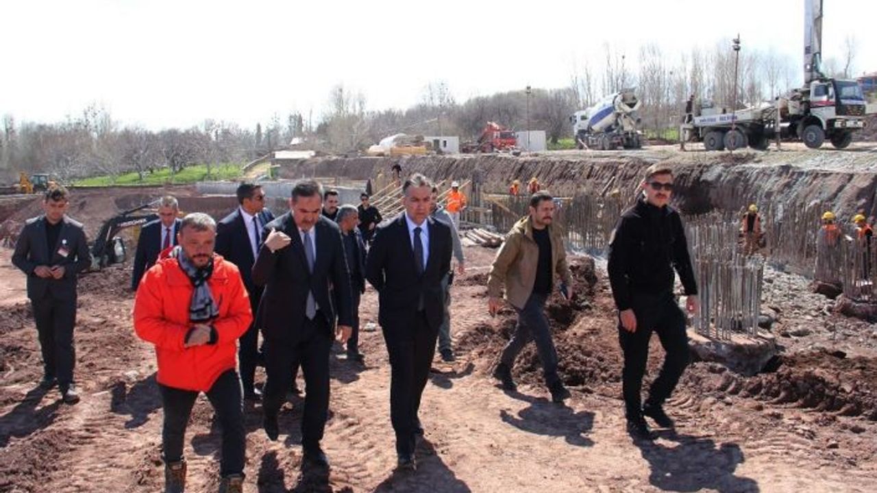Vali Çağatay, Cumhurbaşkanlığı Köşkü İnşaat Çalışmalarını İnceledi