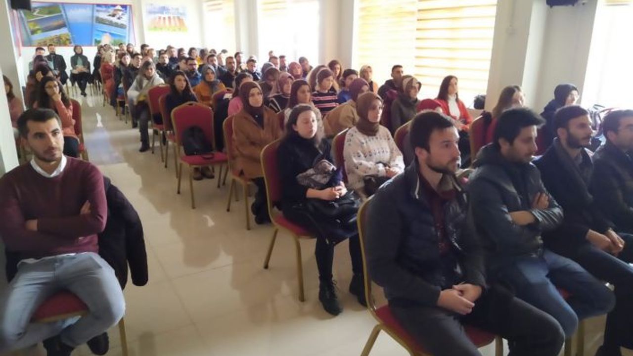 Ahlat’ta Aday Öğretmen Yetiştirme Seminerleri Başladı