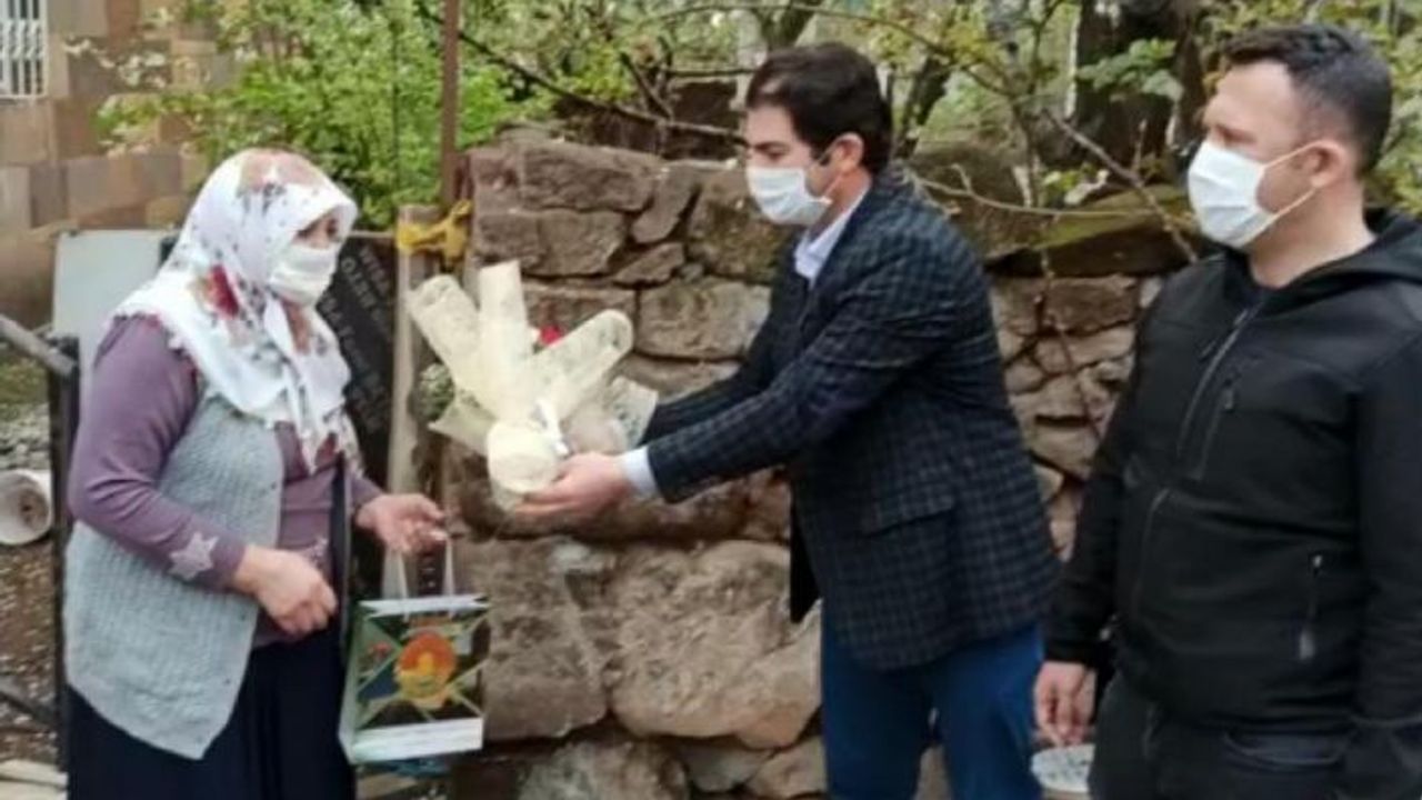 Vefa Sosyal Destek Grubu, Özel Çocuk Sahibi Annenin Gününü Kutladı
