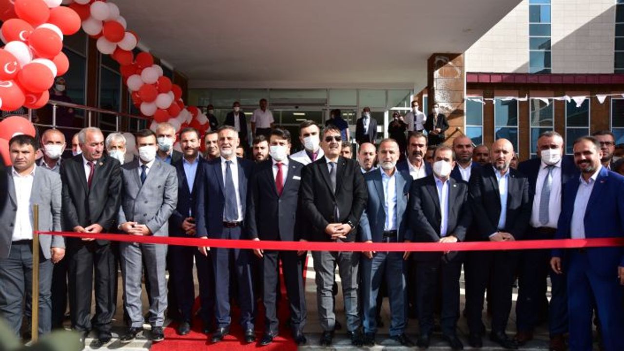 Ahlat Devlet Hastanesi’nin yeni hizmet binası törenle açıldı