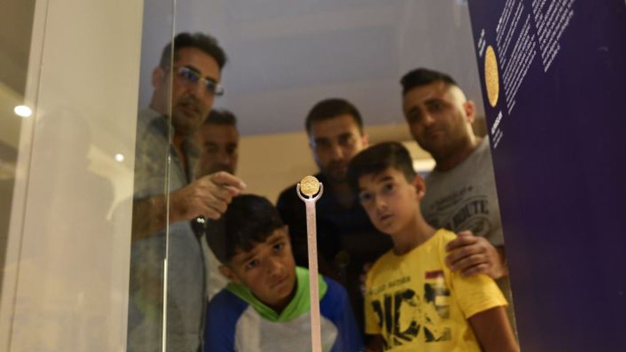 Bin yıllık 'Alparslan Sikkesi' Ahlat Müzesi'nde ziyarete açıldı