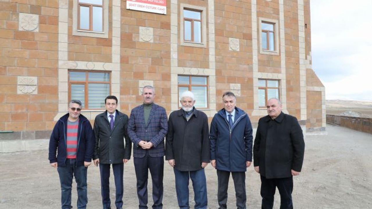 Vali Çağatay, Şehit Öztürk’ün vasiyeti olan cami ve külliye inşaatında incelemelerde bulundu