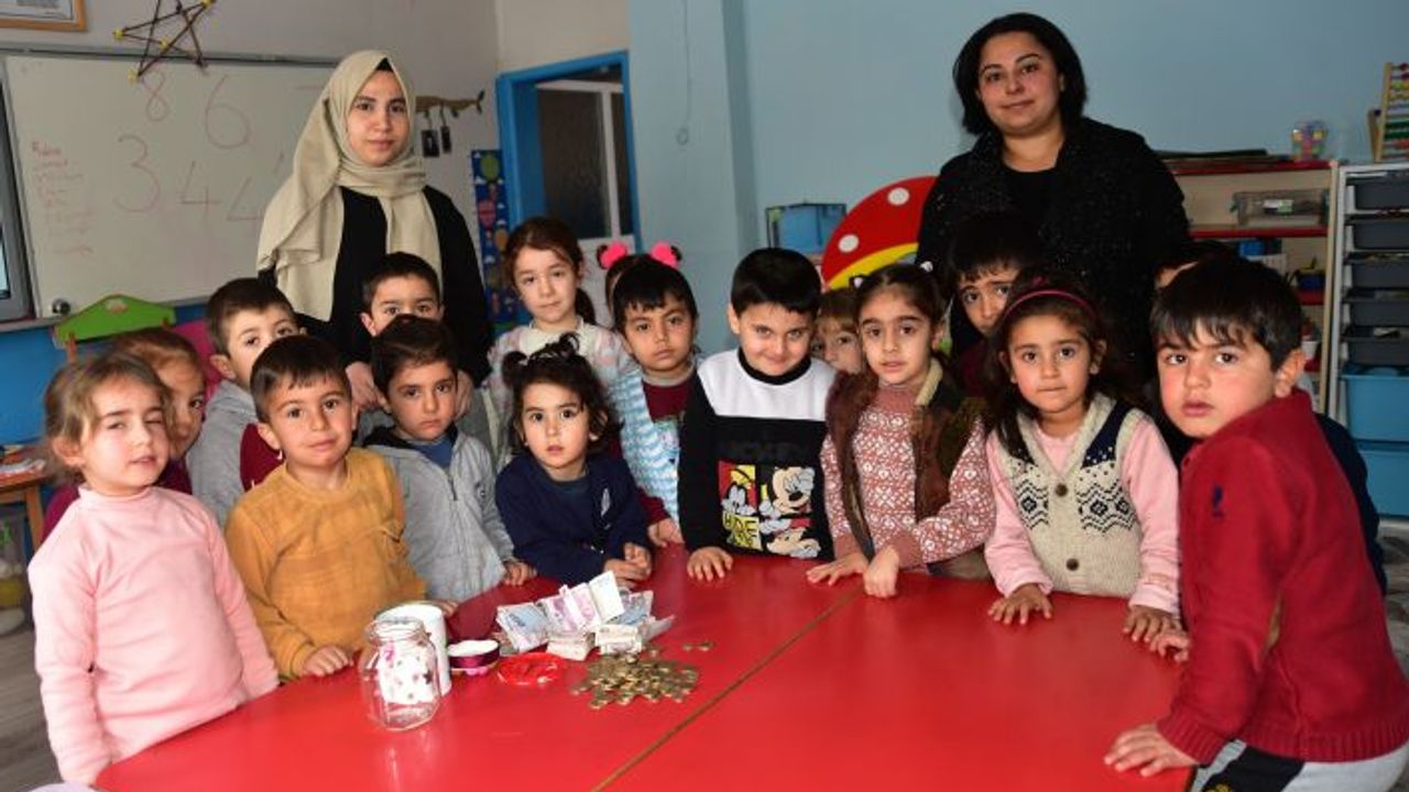 Ana sınıfı öğrencileri pizza ve gezi paralarını depremzede çocuklara bağışladı
