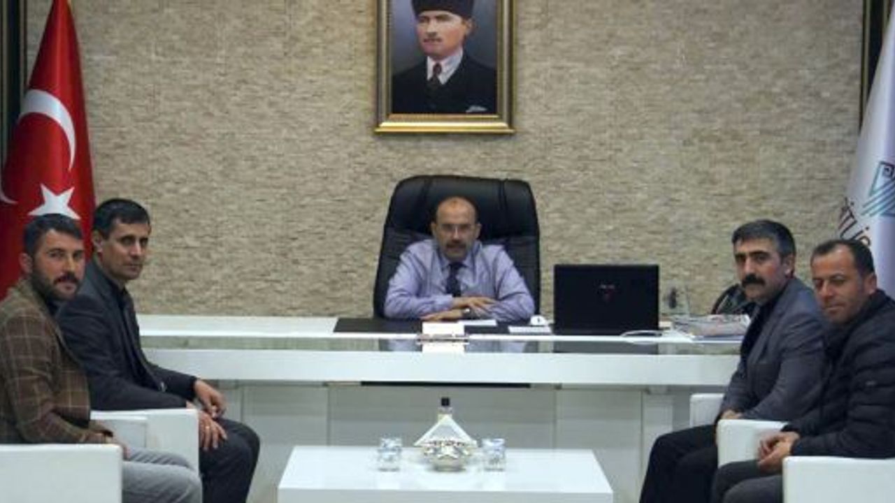 AHLAT SELÇUKLU OKÇULUK SPOR KULÜBÜ DERNEĞİ’NDEN VALİ USTAOĞLU’NA ZİYARET