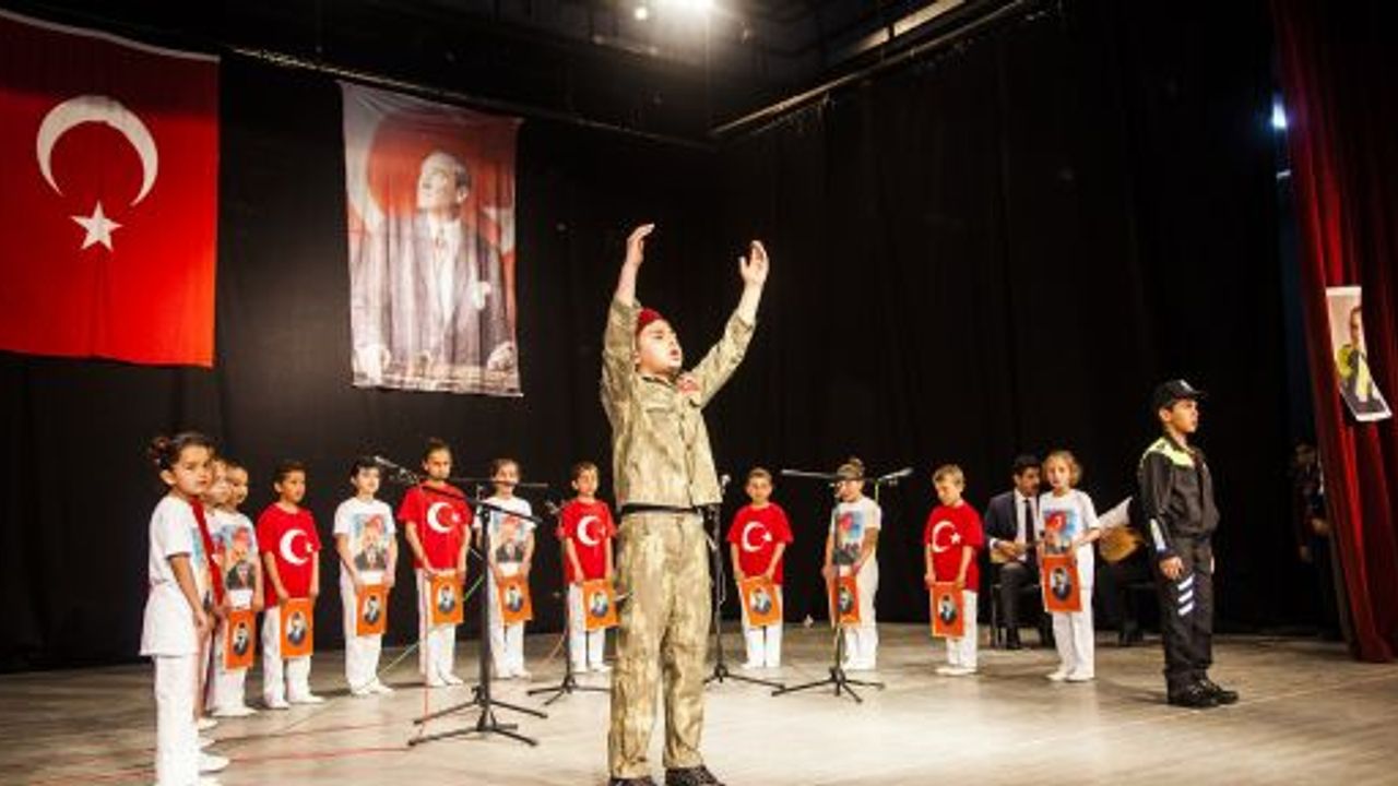 AHLAT’TA İSTİKLAL MARŞI’NIN KABULÜ VE MEHMET AKİF ERSOY’U ANMA PROGRAMI