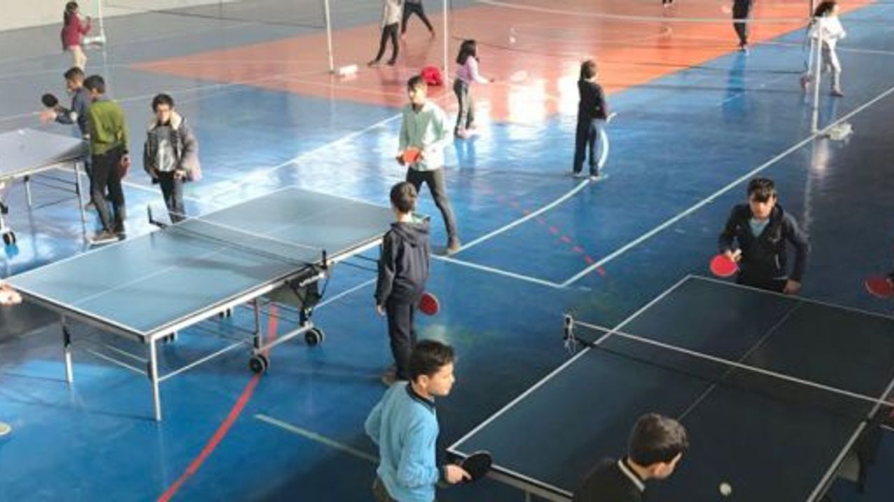 AHLAT’TA ÖĞRENCİLER BOŞ VAKİTLERİNİ SPOR YAPARAK DEĞERLENDİRİYOR