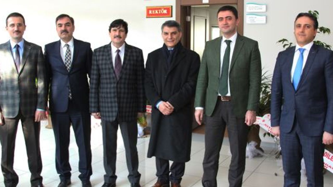 KAYMAKAM TEKBIYIKOLU VE BELEDİYE BAŞKANI ÇOBAN’DAN BEÜ REKTÖRÜ YARDIM'A ZİYARET