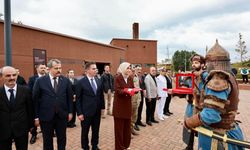 Bakan Yardımcısı Kübra Güran Yiğitbaşı, Ahlat'ın tarihi mekanlarına ziyaret etti
