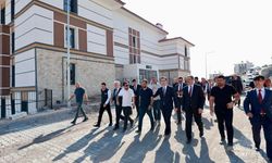 Vali Karakaya, Ahlat'taki Ahıskalı Türkleri TOKİ konutlarını inceledi
