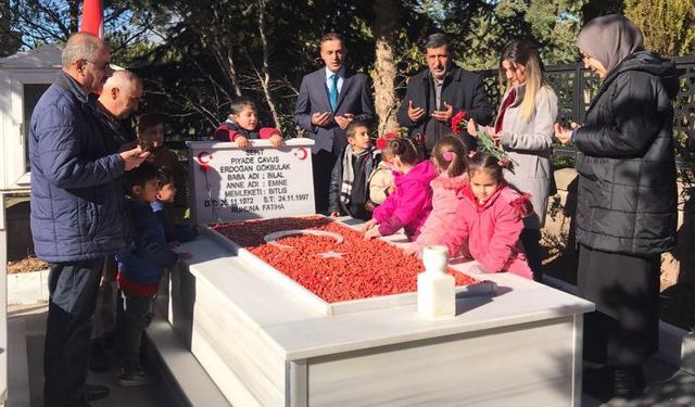 Minik öğrenciler okullarına ismi verilen şehidi vefat yıl dönümünde andı