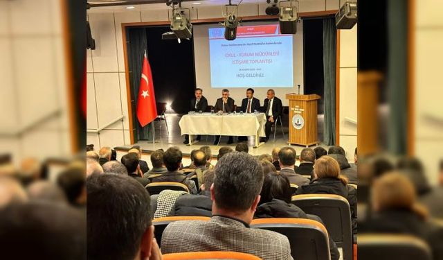 Bakan Yardımcısı Yılmaz Ahlat’ta Okul Müdürleriyle Bir Araya Geldi