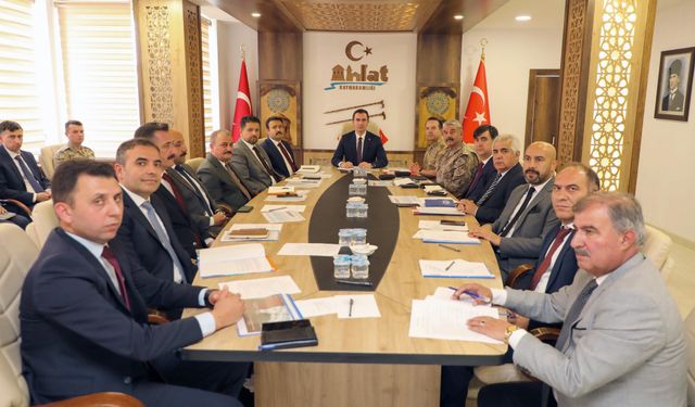 Ahlat’ta 1071 Ahlat-Malazgirt Zaferi kutlamaları hazırlık toplantısı yapıldı