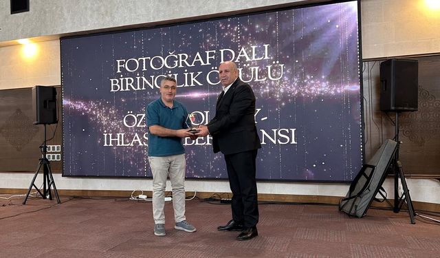 Yazı İşleri Müdürümüz Özkan Olcay, Birincilik Ödülünü Aldı