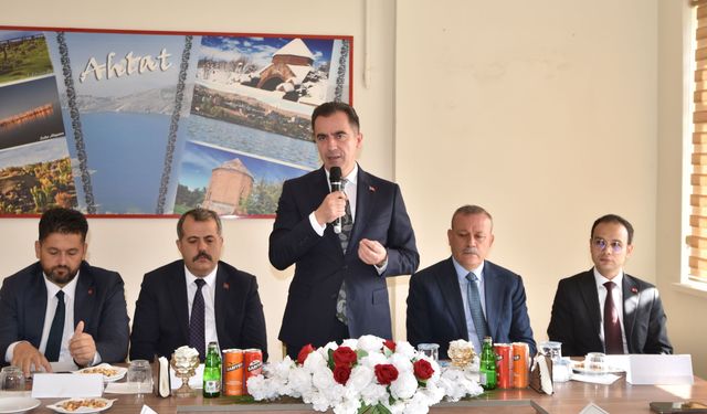 Bitlis Valisi Ahmet Karakaya: "Ahlat, taş işçiliğinin zirve yaptığı bir noktada"