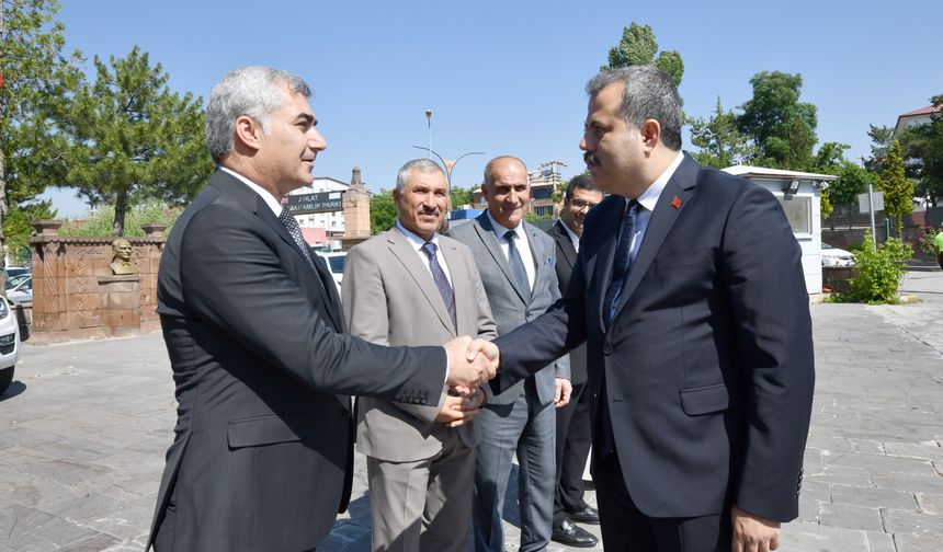 Ahlat Kaymakamı Özgür Kaya görevine başladı