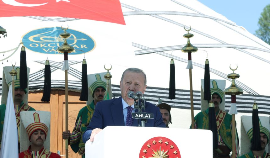 Cumhurbaşkanı Erdoğan: "Ahlat, tarihimizin iftihar sayfasıdır"