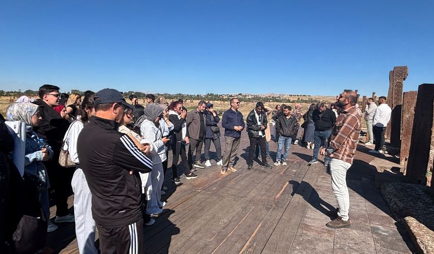 Ahlat MYO Öğrencileri Tarih ve Doğayla Buluştu